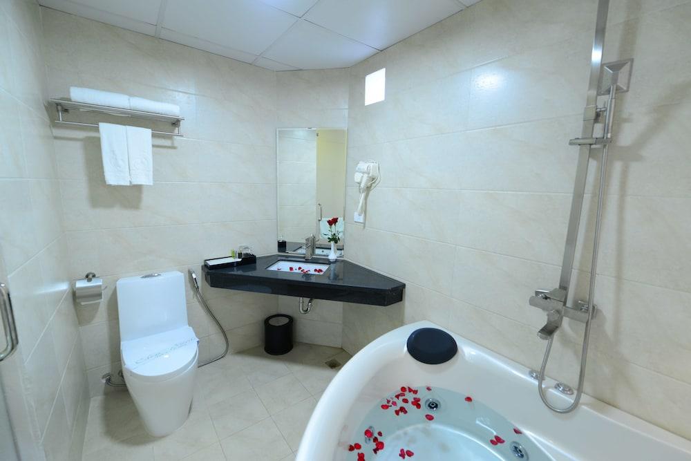 Blue Hanoi Inn Luxury hotel y Spa Exterior foto